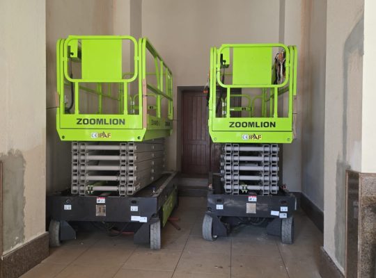 scissorlifts for rental in Dammam