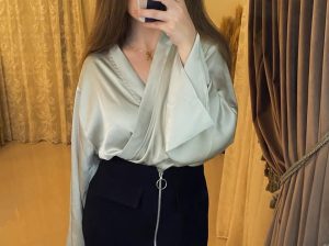 بلوزة ستان للبيع