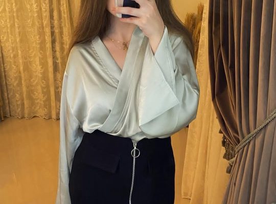 بلوزة ستان للبيع