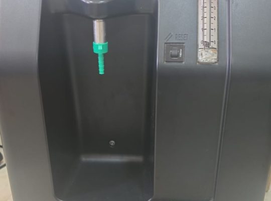 سرير طبي كهربائيّ وجهاز اكسوجين المنزلي