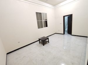 فيلا راقية للايجار في المويهات 3