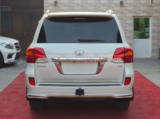 تويوتا لاند كرورز GXR V8موديل : 2014