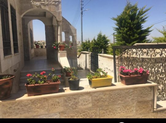شبه فيلا للبيع في شفا بدران بسعر مميز