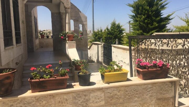 شبه فيلا للبيع في شفا بدران بسعر مميز