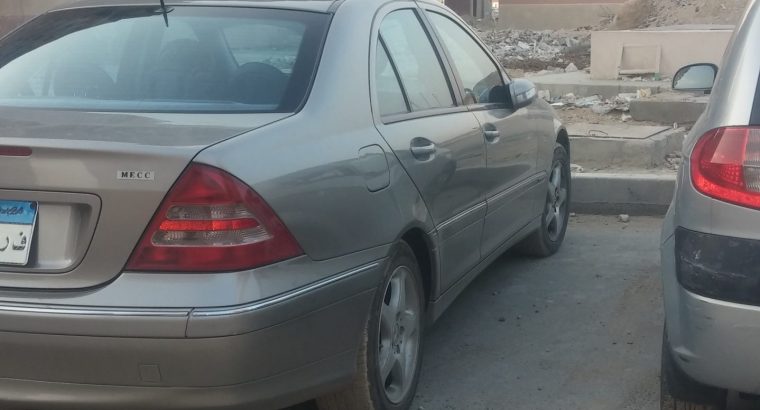 سيارة مرسيديس c240 للبيع
