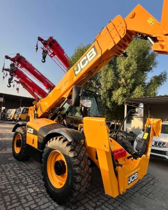 سيزرلفت 12متر كهرباء للايجار موديل حديث