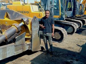 ميكانيكي شيوال بلتوزر تركتر كسارات بوكات جيسي