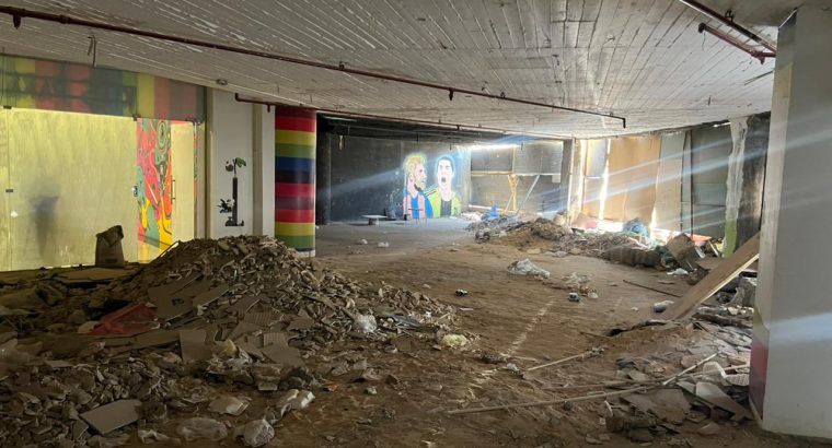 مقر تجاري للبيع ٢٥٧ متر