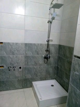 فني ومعلم صحي