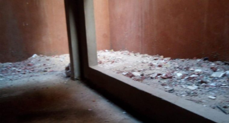 مخزن للبيع ٢٦٠م في التجمع الخامس المستثمرين ٣