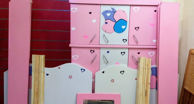 غرفة اطفال جديدة كامله بالملل خشب كونتر