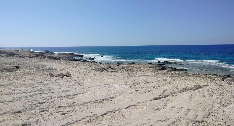 ارض للبيع في مرسي مطروح تقدر تعملها قريه سياح