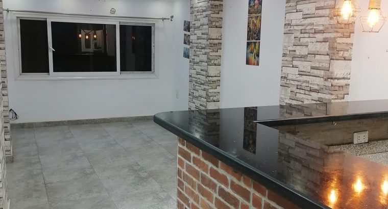 شقة بجانب النادي بمنطقة ط بموقع مميز وراقى بم