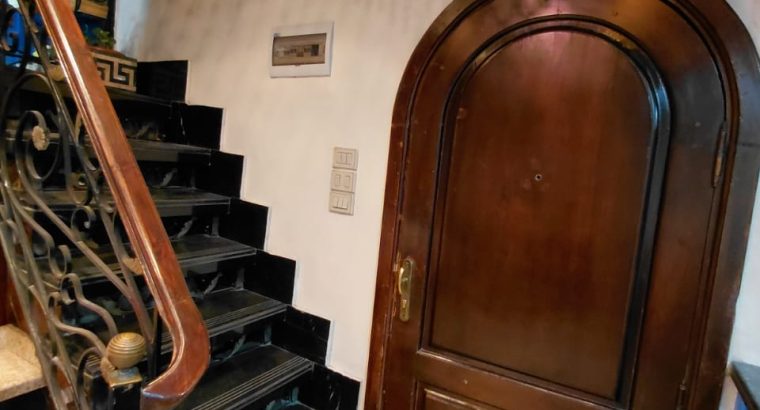 For rentTwo apartments with internal stairca