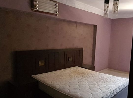 غرفة نوم للبيع كاملة بحالة ممتازة