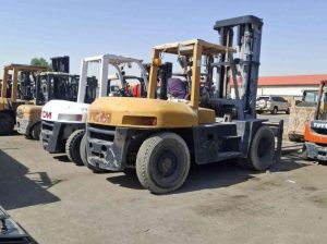 رافعات شوكيه فركلفت للايجار  سيزرات كرينات