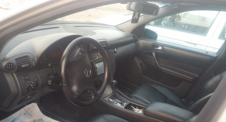 سيارة مرسيديس c240 للبيع