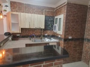 شقة بجانب النادي بمنطقة ط بموقع مميز وراقى بم