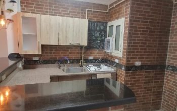 شقة بجانب النادي بمنطقة ط بموقع مميز وراقى بم