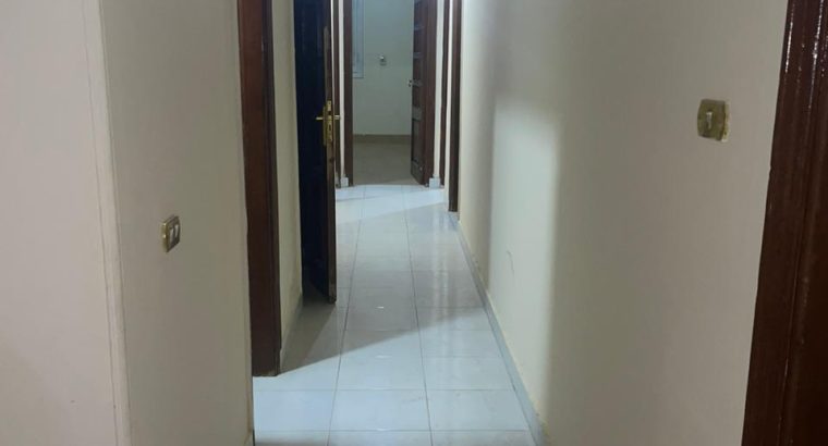 شقه للبيع فى الهضبه العليا