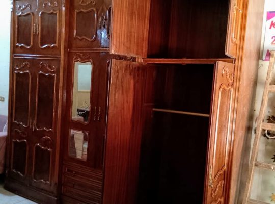 دولاب بلاكار زان قشرة ارو استعمال نضيف جداا