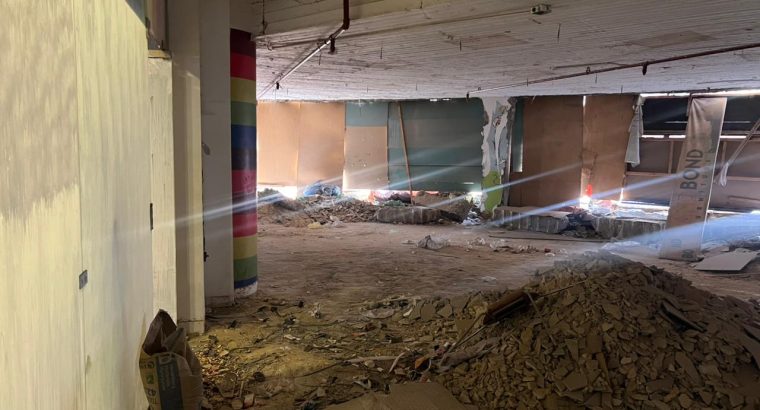 مقر تجاري للبيع ٢٥٧ متر