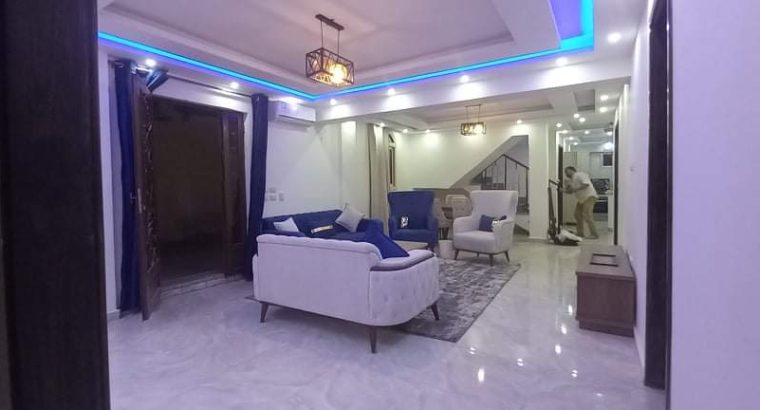 شقة دوبلكس للايجار فى الشيخ زايد سكني اوادارى