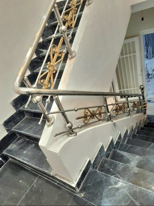 سلم و دربزين استانلس ستيل