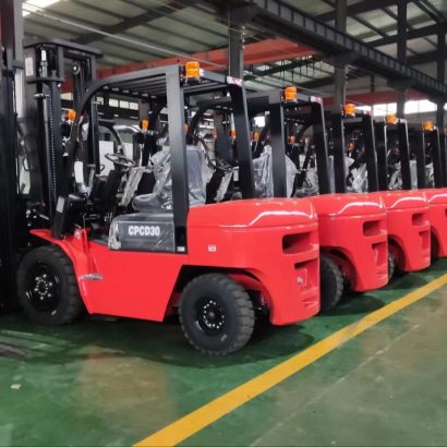 رافعات شوكية للإيجار