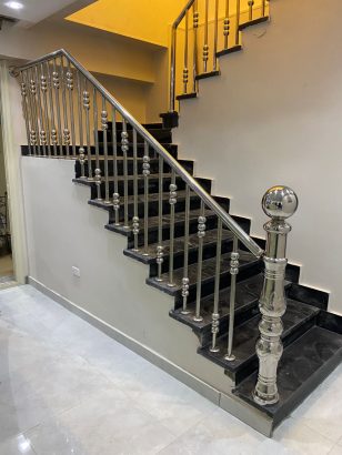 سلم و دربزين استانلس ستيل