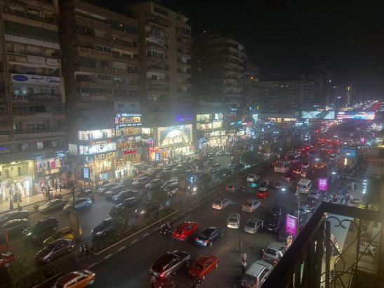 شقة مميزة على الشارع الرئيسي في عباس العقاد
