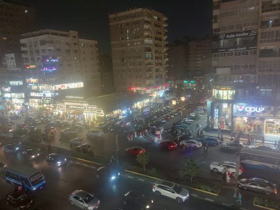 شقة مميزة على الشارع الرئيسي في عباس العقاد