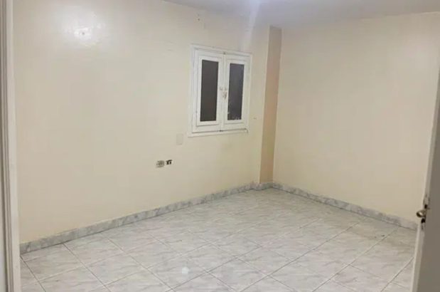 شقة بموقع متميز للبيع امام نادي البنك الاهلي