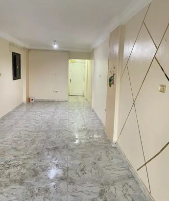 شقة بموقع متميز للبيع امام نادي البنك الاهلي