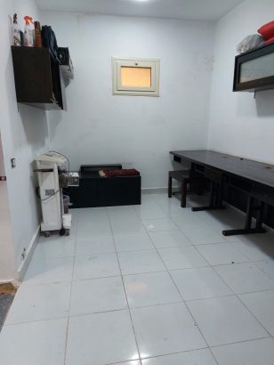شقة متميزة تصلح سكني او اداري قرب ميدان المسا