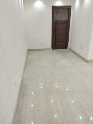 شقة على ش جامعة الدول وخلفية على نادي الصيد