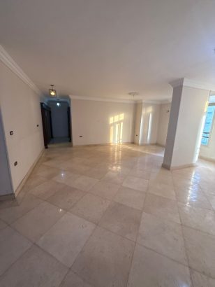 شقة متميزة بميدان بور سعيد العجوزة