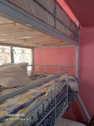 سرير معدني ثلاث ادوار