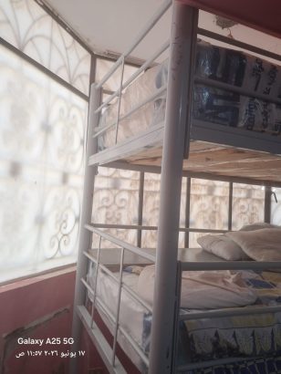 سرير معدني ثلاث ادوار
