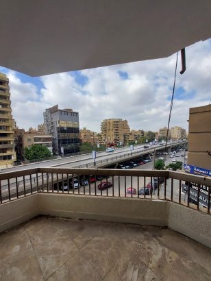 شقه للبيع 176 متر عداد غاز و كهرباء قديم