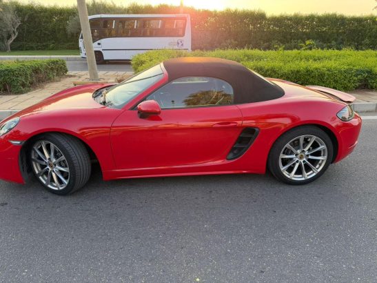 سيارة رياضية Porsche Boxster 2021