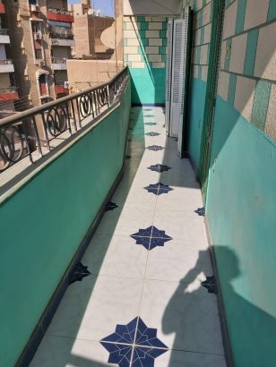 فرصة شقة بحرية غربية تطل علي ميدان لبنان بالك
