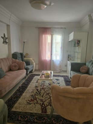 شقة مفروشة للايجار بزيزينيا قريبة للبحر