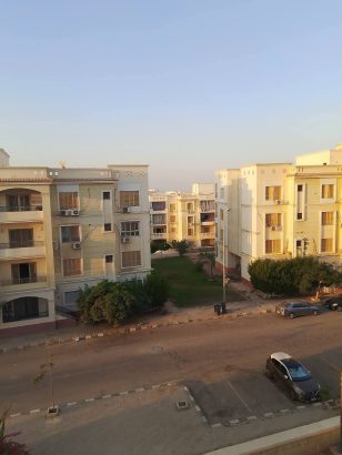 للبيع بكمبوند الخمائل الشيخ زايد 145m
