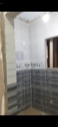 شقه تلات غرف وصاله ومطبخ وحمام بها كافه الخدمات