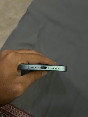 ايفون ١٦ كسر زيرو  عليه ضريبه بطريه90% شرحتن