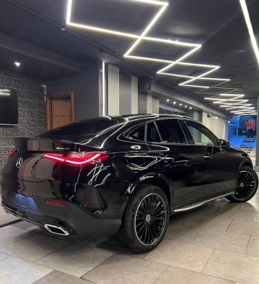 Mercedes Benz GLC300
