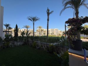 chalet for sale صريح على حمام السباحه