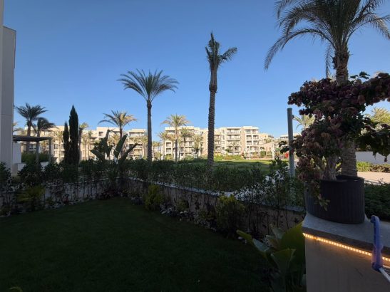 chalet for sale صريح على حمام السباحه...