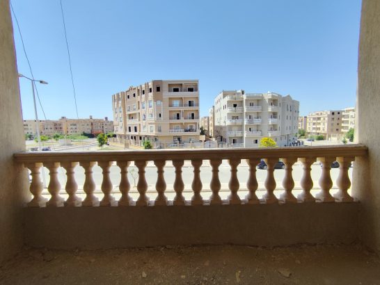 شقة للبيع ف قلب مدينة الشروق بحري صريح فرصة